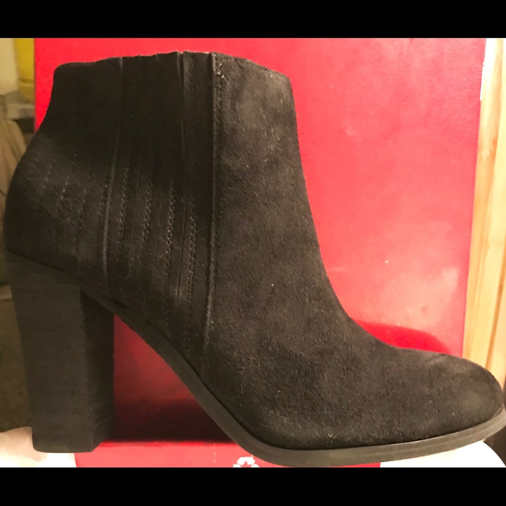 Carlos Santana - Blk Suede Bootie - NEW